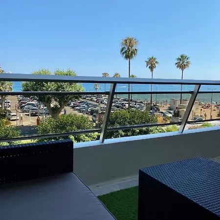 Appartement Studio Climatise Face A La Mer Golfe Juan